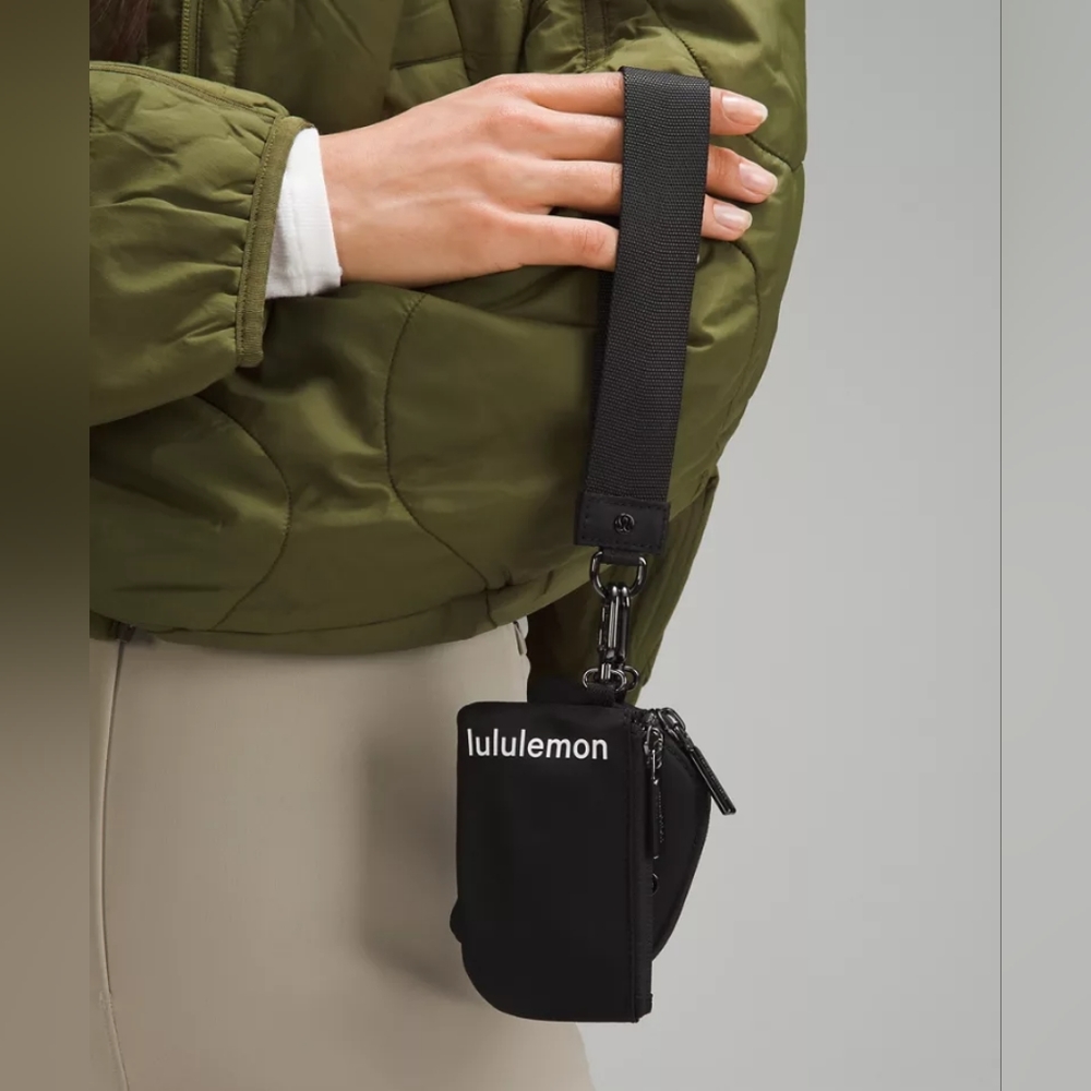 Lululemon Dual Pouch Wristlet Black CHF58 - Picture 2 of 4